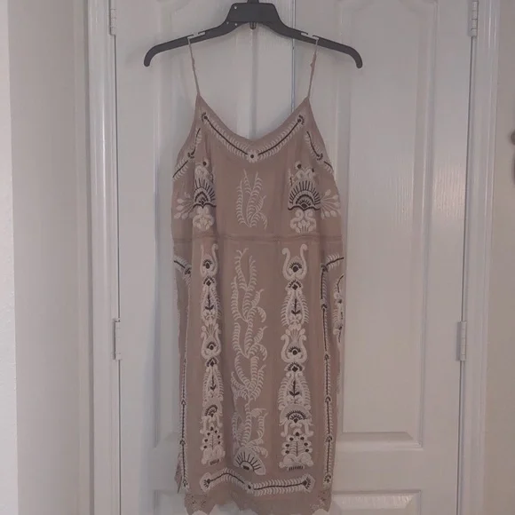 Maeve shift dress - Picture 10 of 12